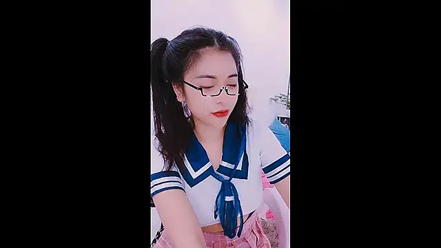 Snapshot of SexualStruggle chatting on 12-11-24, 05:32 SexualStruggle online show from 12-11-24, 05:32