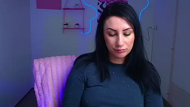 Loren Moa online show from 12-20-25, 12:56