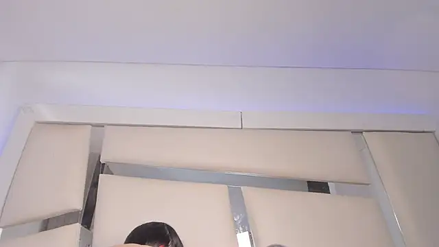 chrystal js online show from 02-20-25, 04:14