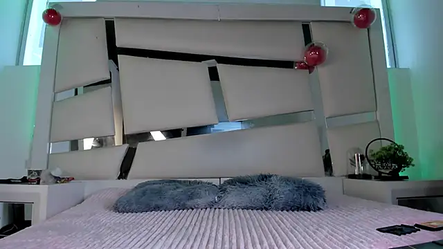 chrystal js online show from 01-19-26, 01:37