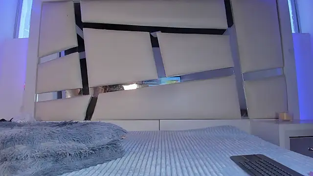 chrystal js online show from 03-16-26, 01:15