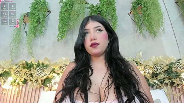 Snapshot of Lana_Lann chatting on 12-14-24, 12:12 Lana Lann online show from 12-14-24, 12:12