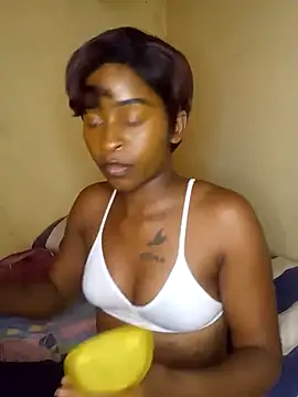 Snapshot of Nomawethu2002 chatting on 09-28-25, 12:32 Nomawethu2002 online show from 09-28-25, 12:32