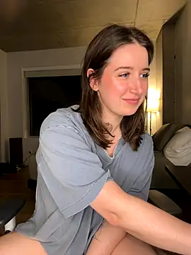 nerdynina online show from 10-22-25, 01:39