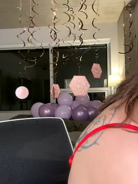 nerdynina online show from 11-02-25, 10:56