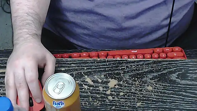 Snapshot of Dominant_BEAR chatting on 09-26-25, 11:53 Dominant BEAR online show from 09-26-25, 11:53