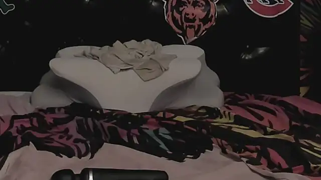 Snapshot of Dominant_BEAR chatting on 10-05-25, 10:51 Dominant BEAR online show from 10-05-25, 10:51