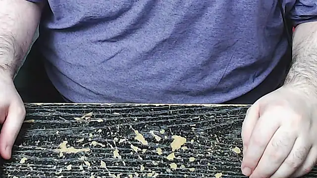 Snapshot of Dominant_BEAR chatting on 11-04-25, 04:33 Dominant BEAR online show from 11-04-25, 04:33