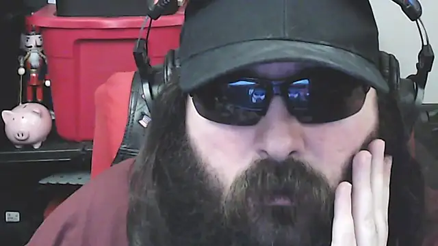 Snapshot of Dominant_BEAR chatting on 11-24-25, 03:17 Dominant BEAR online show from 11-24-25, 03:17