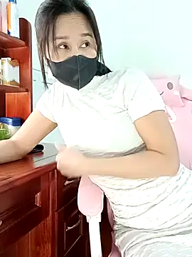 Snapshot of ___Erin___ chatting on 12-15-25, 02:38 Erin online show from 12-15-25, 02:38