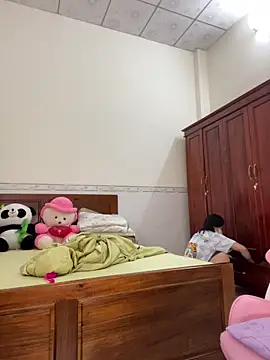    Erin    online show from 04-23-26, 01:51