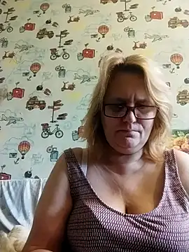 Snapshot of Forest-Lady chatting on 10-31-25, 10:27 Forest-Lady online show from 10-31-25, 10:27