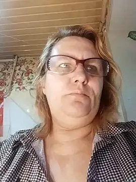 Snapshot of Forest-Lady chatting on 11-05-25, 01:33 Forest-Lady online show from 11-05-25, 01:33