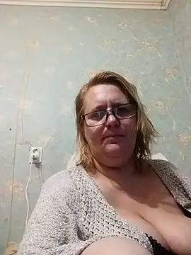 Snapshot of Forest-Lady chatting on 11-27-25, 11:45 Forest-Lady online show from 11-27-25, 11:45