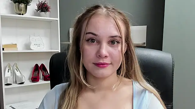 kitty valeria online show from 12-18-25, 10:16