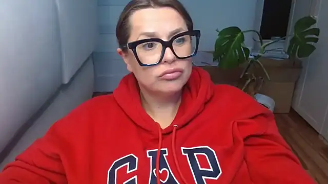 Snapshot of teaseDiana chatting on 10-06-25, 06:38 teaseDiana online show from 10-06-25, 06:38