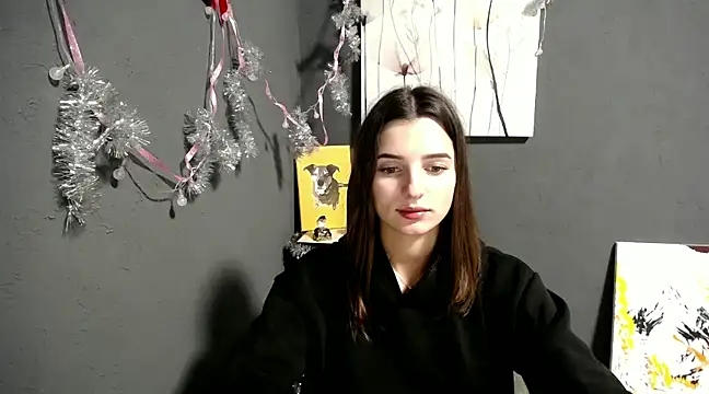 Snapshot of lady_olivia_ chatting on 12-18-24, 02:06 lady olivia  online show from 12-18-24, 02:06