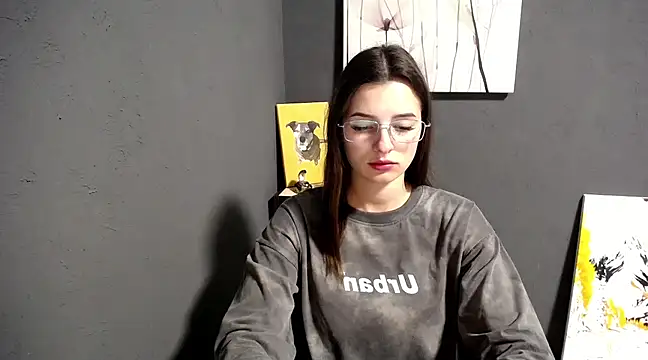 Snapshot of lady_olivia_ chatting on 02-17-25, 01:32 lady olivia  online show from 02-17-25, 01:32