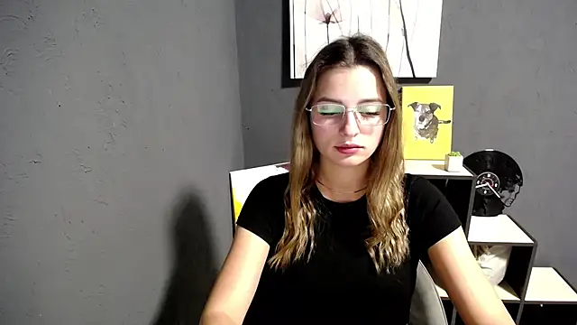 Snapshot of lady_olivia_ chatting on 09-19-25, 04:40 lady olivia  online show from 09-19-25, 04:40