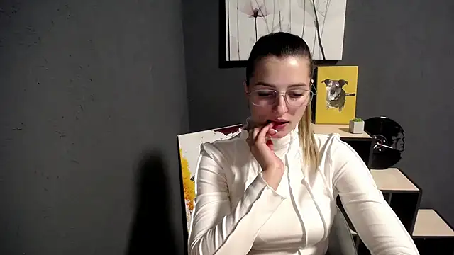 Snapshot of lady_olivia_ chatting on 10-06-25, 02:25 lady olivia  online show from 10-06-25, 02:25