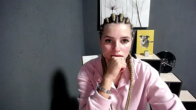 Snapshot of lady_olivia_ chatting on 10-14-25, 03:35 lady olivia  online show from 10-14-25, 03:35