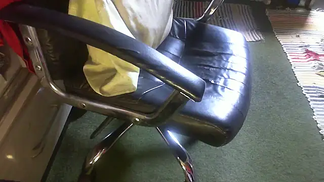 Snapshot of Carte1921 chatting on 04-30-26, 12:33 Carte1921 online show from 04-30-26, 12:33