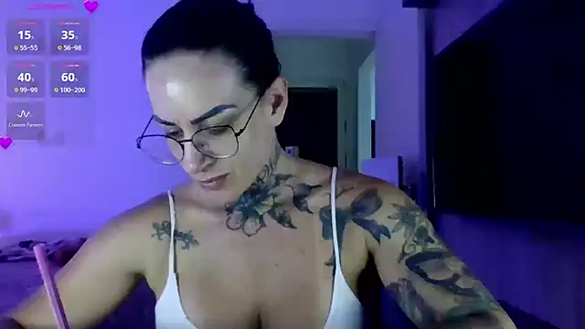 YasmimBrasil online show from 10-28-25, 09:17