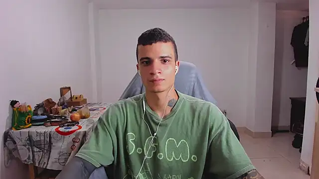 Snapshot of Balo_lovers chatting on 01-25-25, 08:21 Balo lovers online show from 01-25-25, 08:21