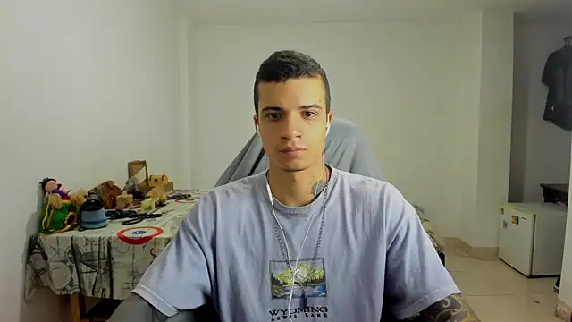 Snapshot of Balo_lovers chatting on 02-09-25, 02:07 Balo lovers online show from 02-09-25, 02:07