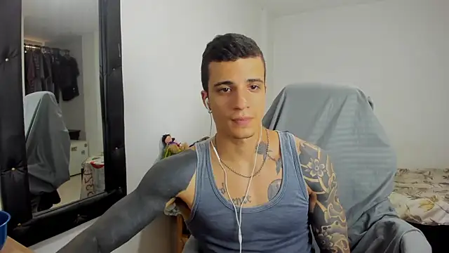 Snapshot of Balo_lovers chatting on 02-09-25, 08:34 Balo lovers online show from 02-09-25, 08:34