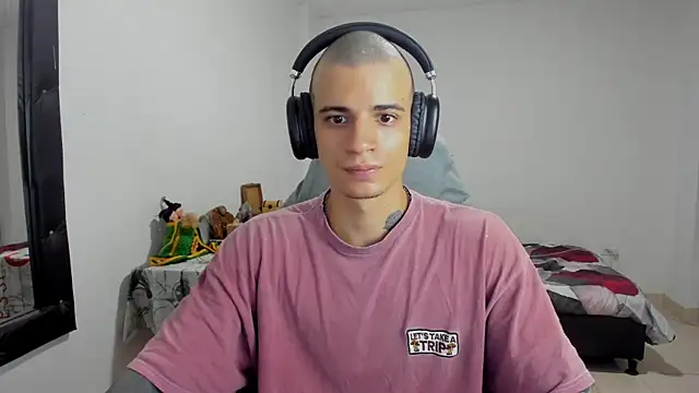 Snapshot of Balo_lovers chatting on 03-03-25, 03:53 Balo lovers online show from 03-03-25, 03:53