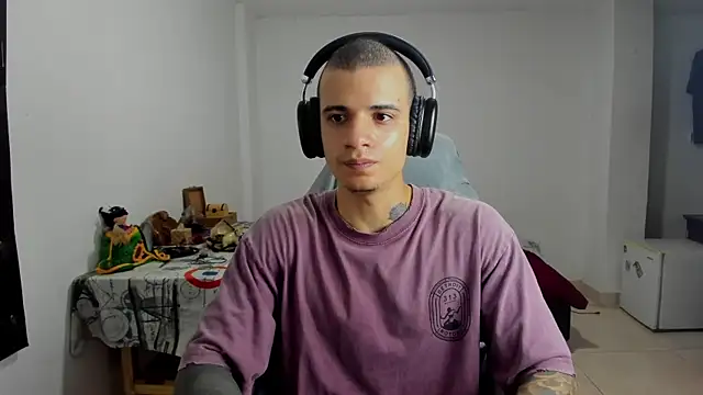 Snapshot of Balo_lovers chatting on 03-10-25, 01:54 Balo lovers online show from 03-10-25, 01:54