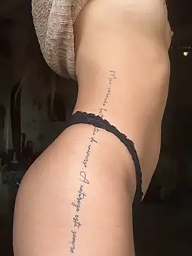 Snapshot of amy_gata chatting on 10-26-25, 08:42 amy gata online show from 10-26-25, 08:42