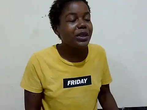 Snapshot of Sexy_kienyeji chatting on 03-21-25, 10:28 Sexy kienyeji online show from 03-21-25, 10:28