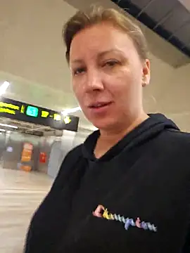 zarina3003 online show from 04-13-26, 11:21