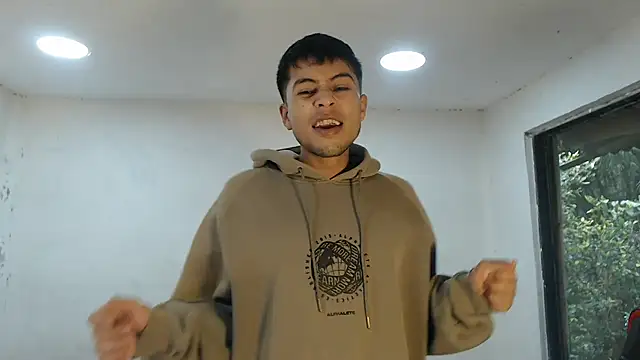 Snapshot of danielitopapuu chatting on 10-10-25, 12:04 danielitopapuu online show from 10-10-25, 12:04