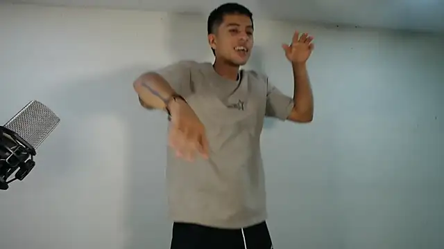 Snapshot of danielitopapuu chatting on 11-20-25, 01:28 danielitopapuu online show from 11-20-25, 01:28