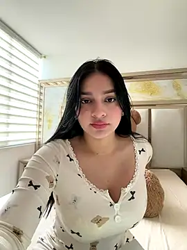 Snapshot of sarasoto_1 chatting on 12-17-25, 07:42 sarasoto 1 online show from 12-17-25, 07:42