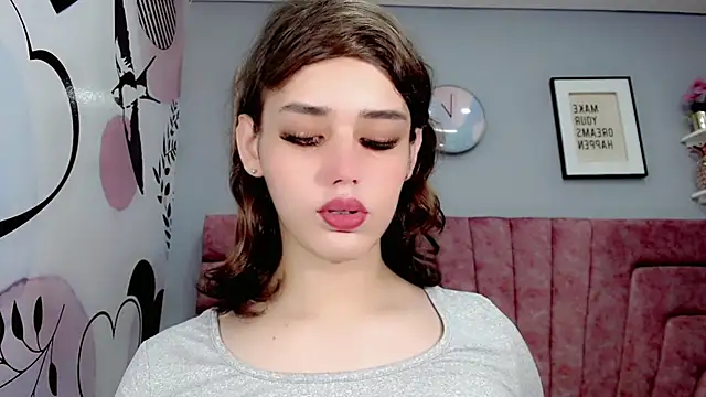 Snapshot of ValeriaAguilar chatting on 12-08-24, 06:17 ValeriaAguilar online show from 12-08-24, 06:17