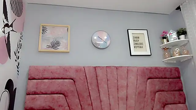 Snapshot of ValeriaAguilar chatting on 12-20-24, 06:56 ValeriaAguilar online show from 12-20-24, 06:56