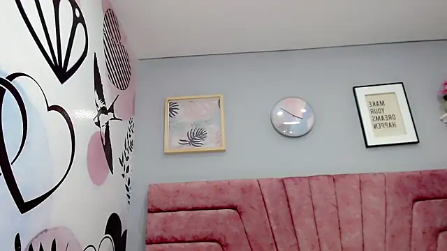 Snapshot of ValeriaAguilar chatting on 12-31-24, 01:26 ValeriaAguilar online show from 12-31-24, 01:26