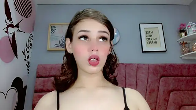 Snapshot of ValeriaAguilar chatting on 01-04-25, 07:13 ValeriaAguilar online show from 01-04-25, 07:13