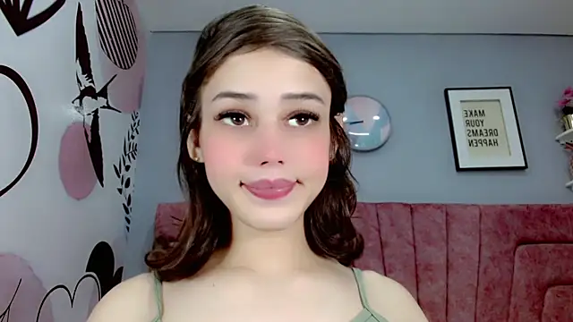 Snapshot of ValeriaAguilar chatting on 01-09-25, 08:33 ValeriaAguilar online show from 01-09-25, 08:33