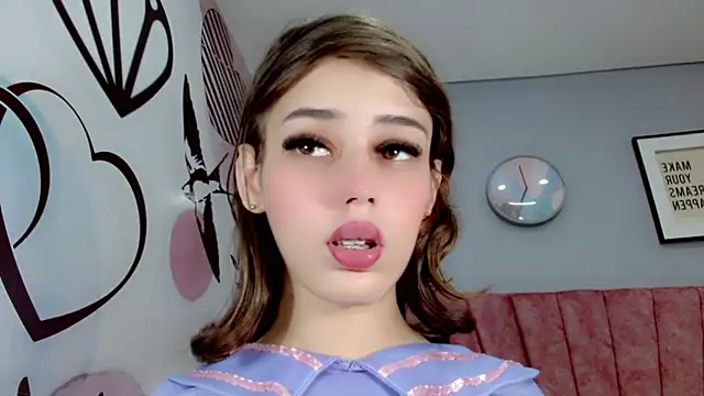 Snapshot of ValeriaAguilar chatting on 01-21-25, 10:19 ValeriaAguilar online show from 01-21-25, 10:19