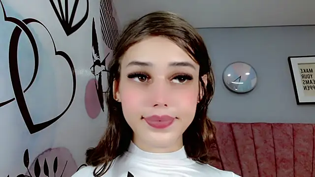 Snapshot of ValeriaAguilar chatting on 01-25-25, 10:39 ValeriaAguilar online show from 01-25-25, 10:39