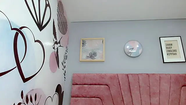 Snapshot of ValeriaAguilar chatting on 02-19-25, 08:41 ValeriaAguilar online show from 02-19-25, 08:41