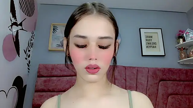 Snapshot of ValeriaAguilar chatting on 03-22-25, 04:37 ValeriaAguilar online show from 03-22-25, 04:37