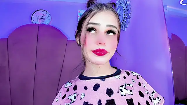 Snapshot of ValeriaAguilar chatting on 09-25-25, 09:29 ValeriaAguilar online show from 09-25-25, 09:29