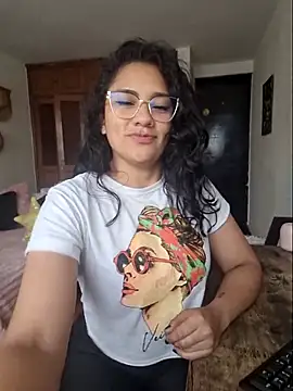 Thaliacooper  online show from 09-11-25, 05:35