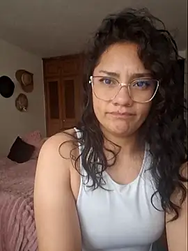 Thaliacooper  online show from 09-24-25, 06:00